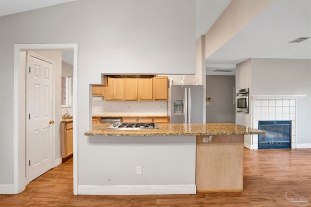 308 Twisted Oak Dr, Cantonment, FL 32533