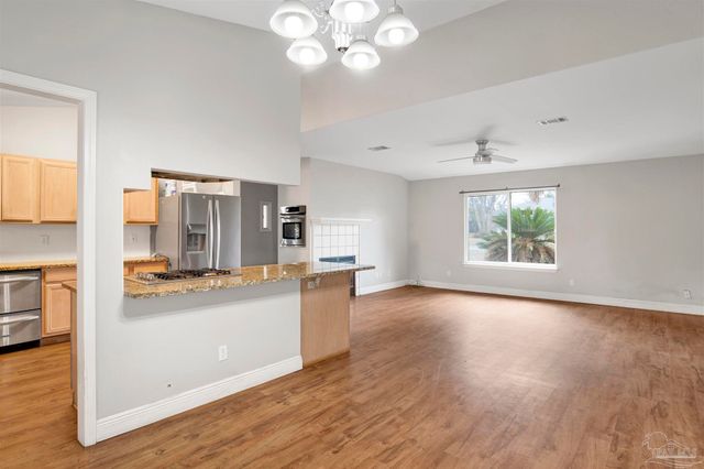 308 Twisted Oak Dr, Cantonment, FL 32533