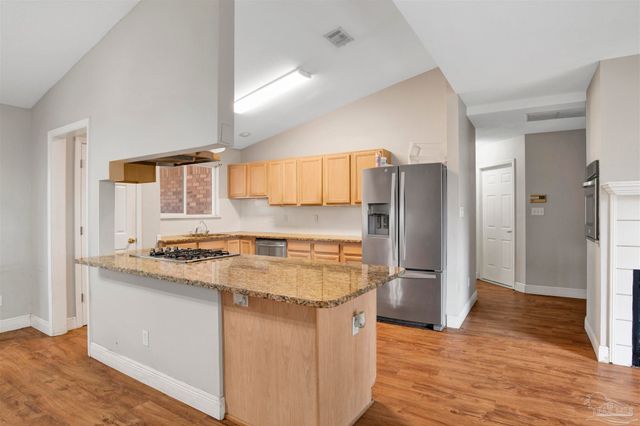 308 Twisted Oak Dr, Cantonment, FL 32533