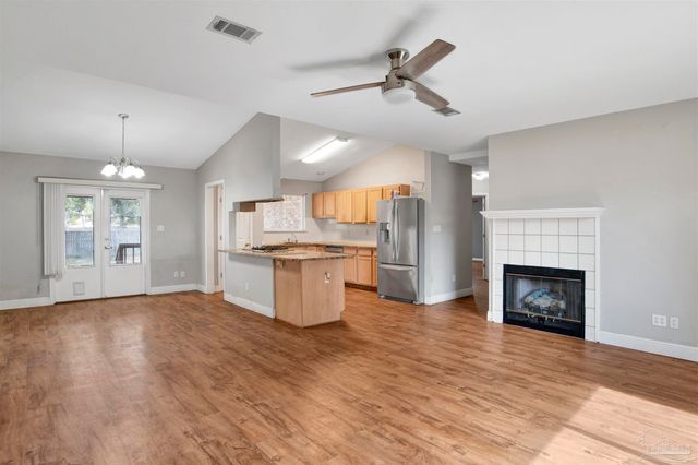 308 Twisted Oak Dr, Cantonment, FL 32533