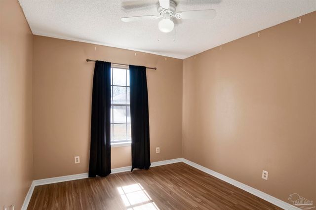 308 Twisted Oak Dr, Cantonment, FL 32533