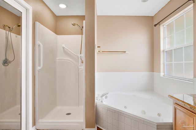 308 Twisted Oak Dr, Cantonment, FL 32533