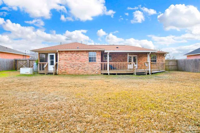 308 Twisted Oak Dr, Cantonment, FL 32533