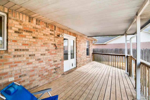 308 Twisted Oak Dr, Cantonment, FL 32533