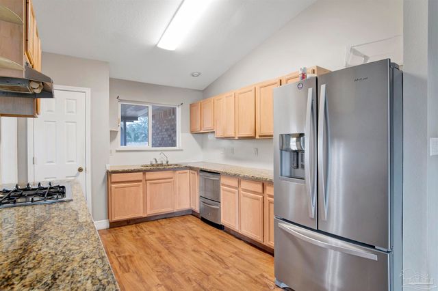 308 Twisted Oak Dr, Cantonment, FL 32533