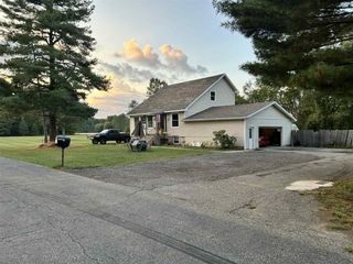 28750 Steve Road, Dowagiac, MI 49047