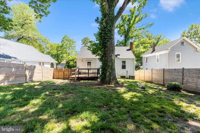 6008 SEAT PLEASANT DR, Capitol Heights, MD 20743