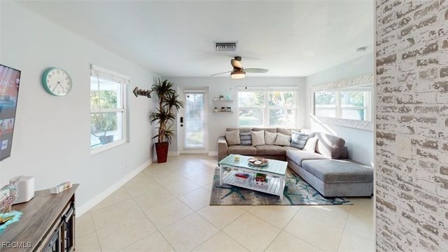 560 E Valley DR, Bonita Springs, FL 34134