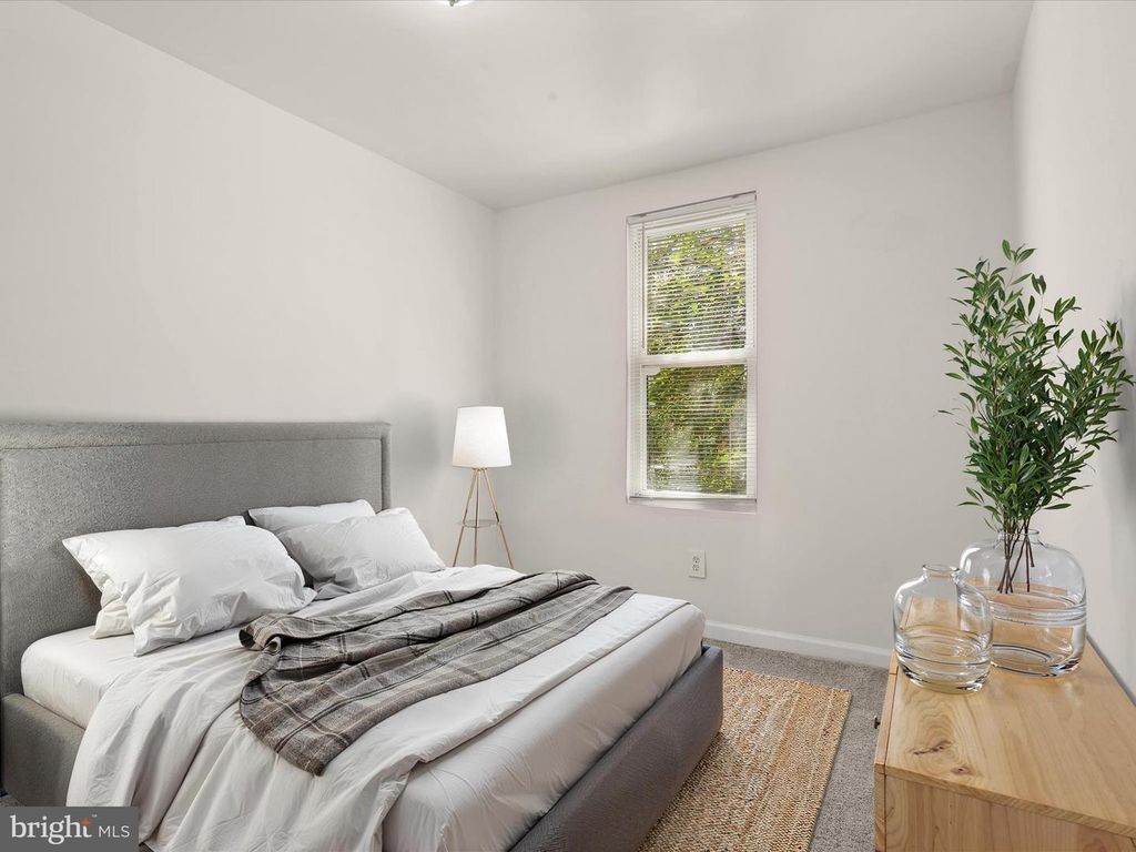 Image 10 of property listing at 3211 ELMLEY AVE, Baltimore, MD 21213