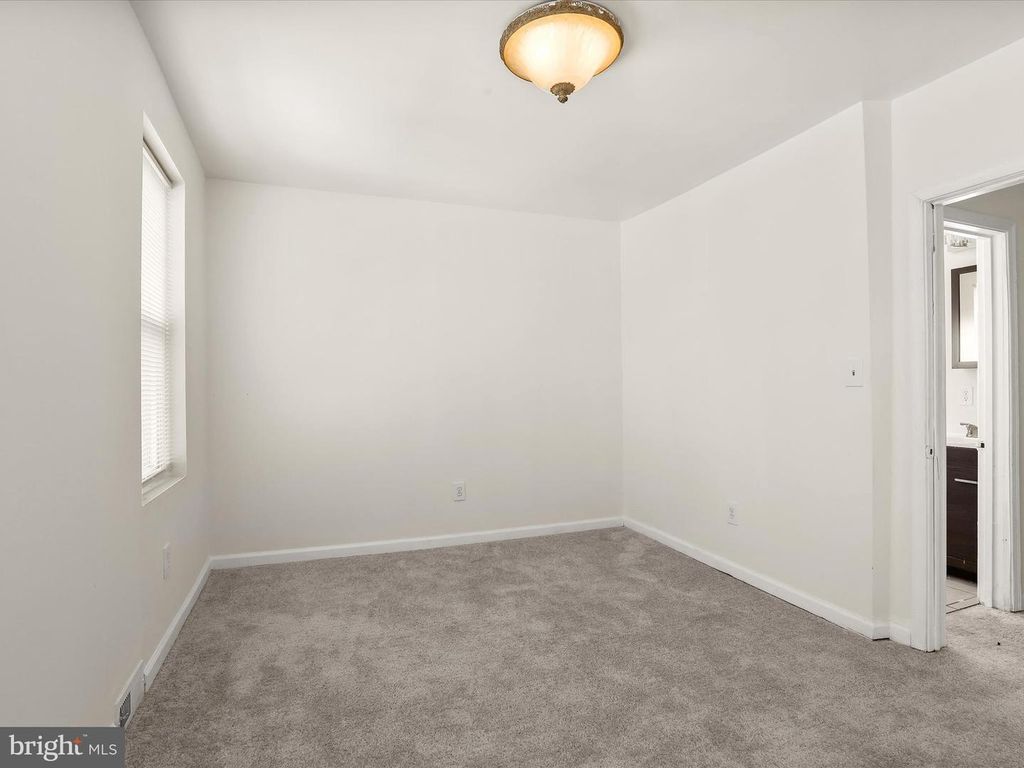 Image 13 of property listing at 3211 ELMLEY AVE, Baltimore, MD 21213