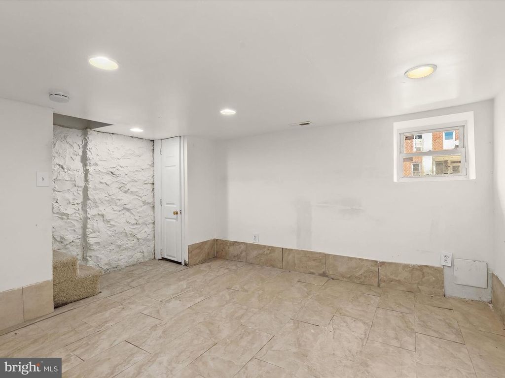 Image 19 of property listing at 3211 ELMLEY AVE, Baltimore, MD 21213