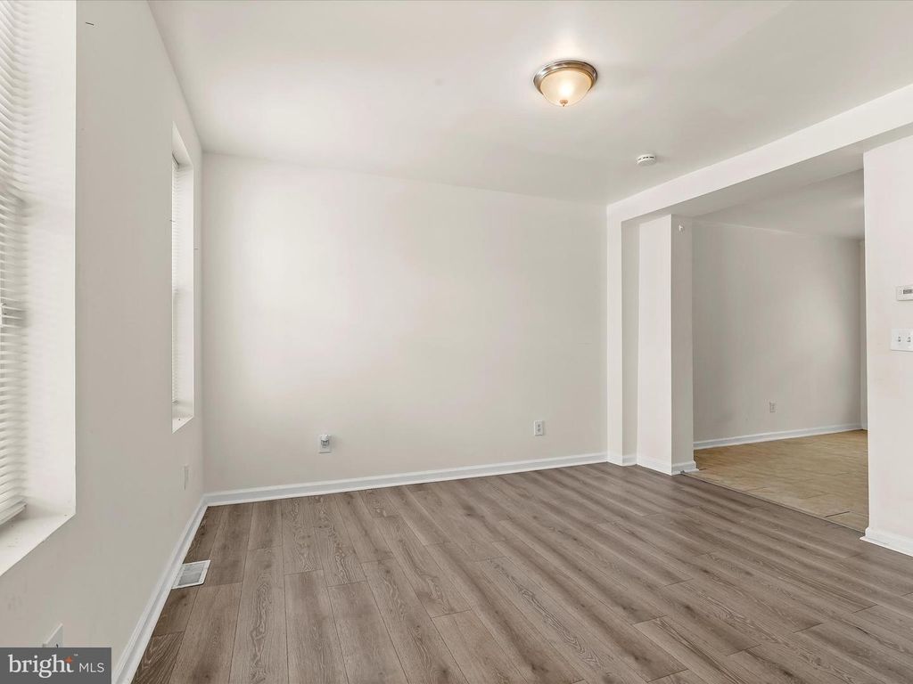 Image 5 of property listing at 3211 ELMLEY AVE, Baltimore, MD 21213