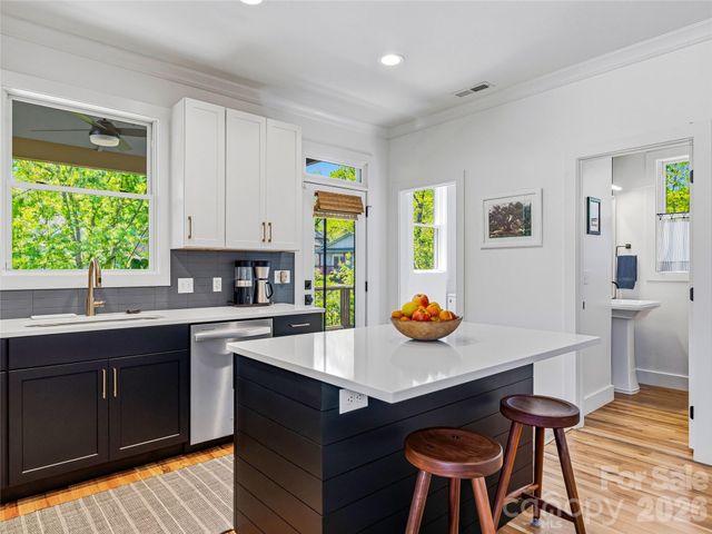 260 Waynesville Avenue, Asheville, NC 28806