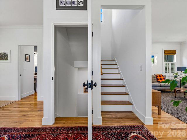 260 Waynesville Avenue, Asheville, NC 28806