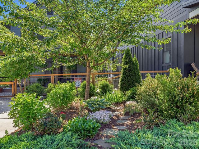 260 Waynesville Avenue, Asheville, NC 28806