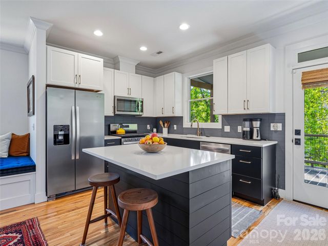 260 Waynesville Avenue, Asheville, NC 28806