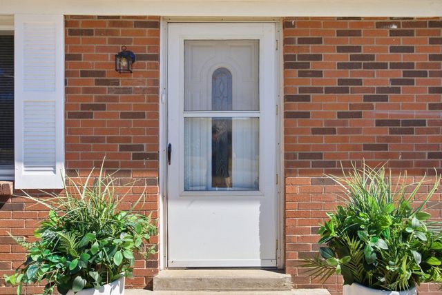 528 Foxwood Drive, Nicholasville, KY 40356