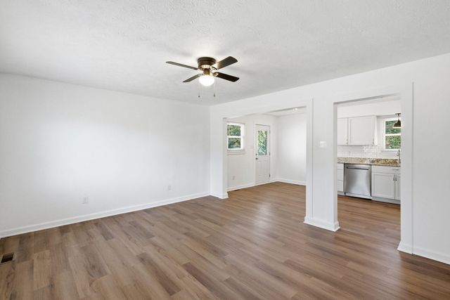528 Foxwood Drive, Nicholasville, KY 40356
