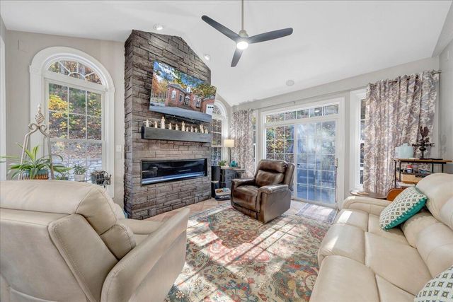 273 Post Oak DR, Roanoke, VA 24019