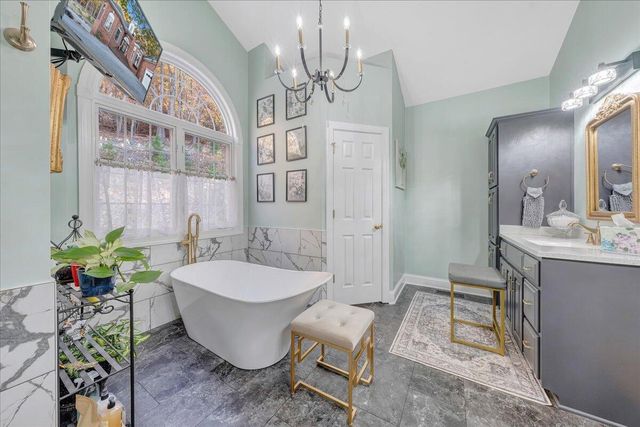 273 Post Oak DR, Roanoke, VA 24019