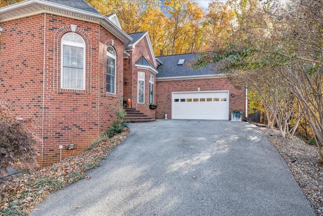 273 Post Oak DR, Roanoke, VA 24019