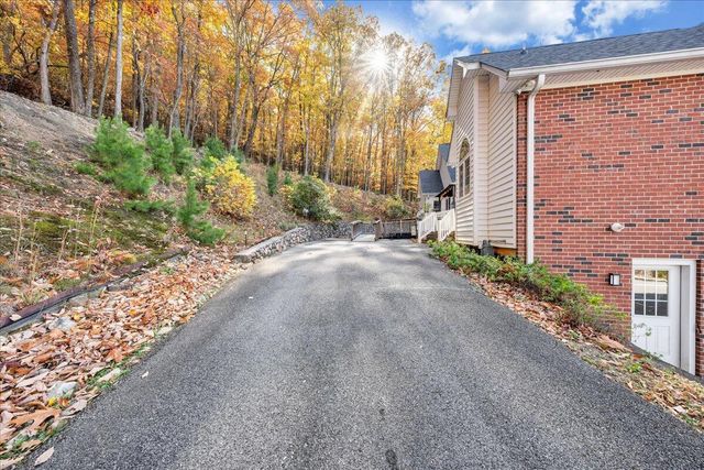 273 Post Oak DR, Roanoke, VA 24019