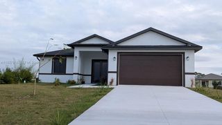 8033 Oakleaf Cir, La Belle, FL 33935