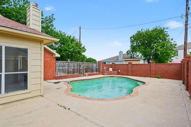7107 Grey Dawn Lane, Dallas, TX 75227