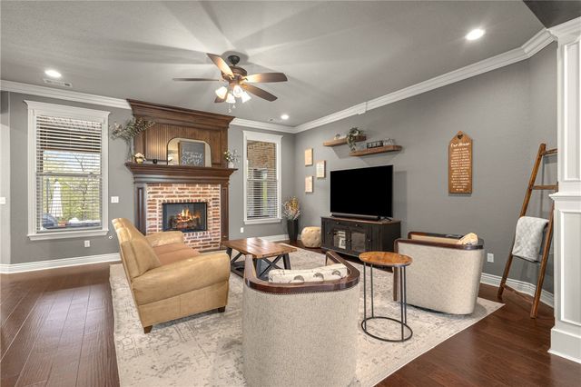 502 NE Marina Drive, Bentonville, AR 72712
