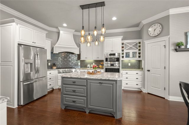 502 NE Marina Drive, Bentonville, AR 72712