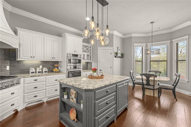 502 NE Marina Drive, Bentonville, AR 72712