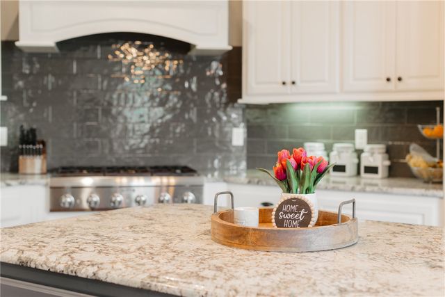 502 NE Marina Drive, Bentonville, AR 72712