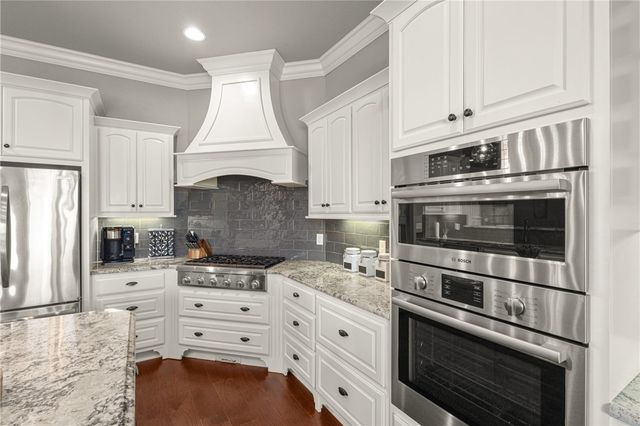 502 NE Marina Drive, Bentonville, AR 72712