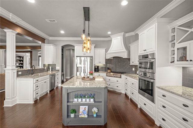 502 NE Marina Drive, Bentonville, AR 72712