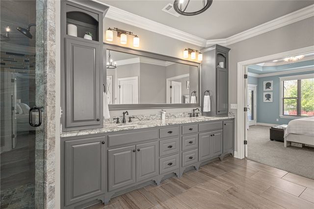 502 NE Marina Drive, Bentonville, AR 72712