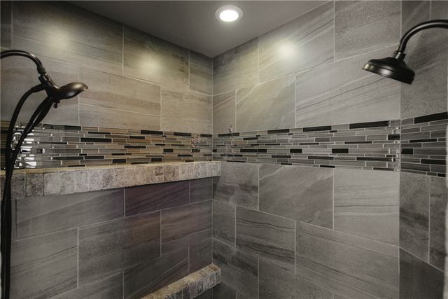502 NE Marina Drive, Bentonville, AR 72712