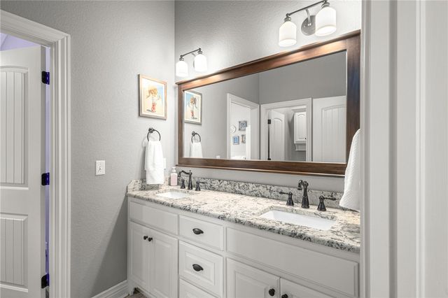 502 NE Marina Drive, Bentonville, AR 72712