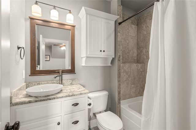 502 NE Marina Drive, Bentonville, AR 72712
