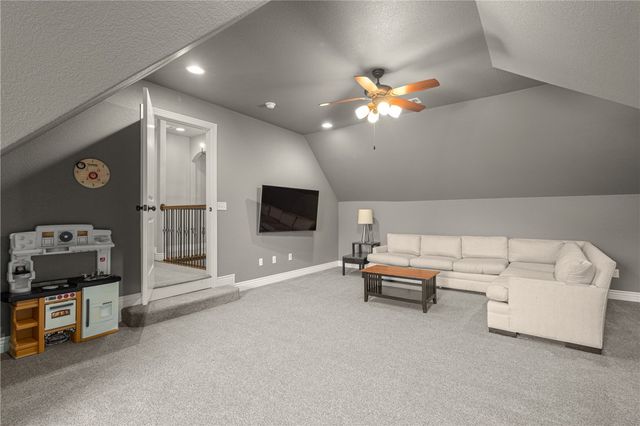 502 NE Marina Drive, Bentonville, AR 72712