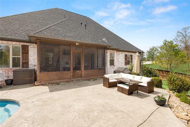 502 NE Marina Drive, Bentonville, AR 72712