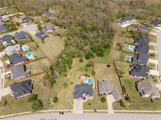 502 NE Marina Drive, Bentonville, AR 72712