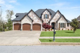 502 NE Marina Drive, Bentonville, AR 72712