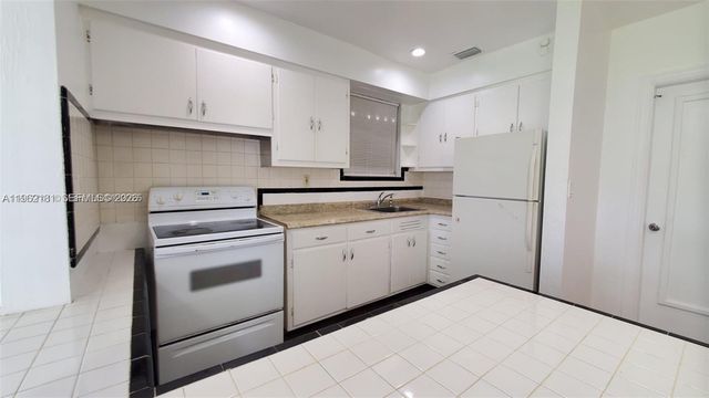 2322 Wilson St, Hollywood, FL 33020