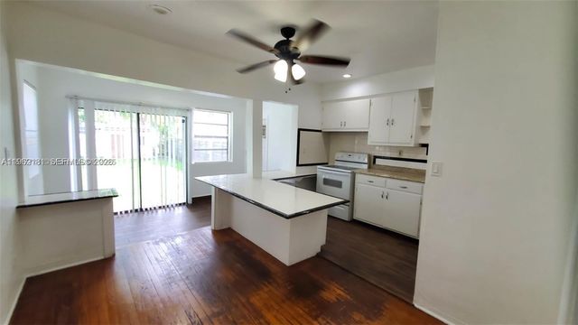 2322 Wilson St, Hollywood, FL 33020