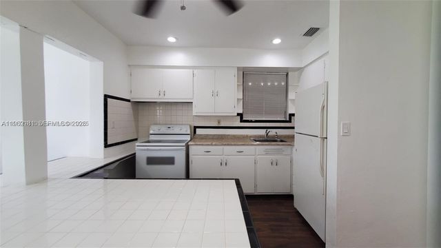 2322 Wilson St, Hollywood, FL 33020