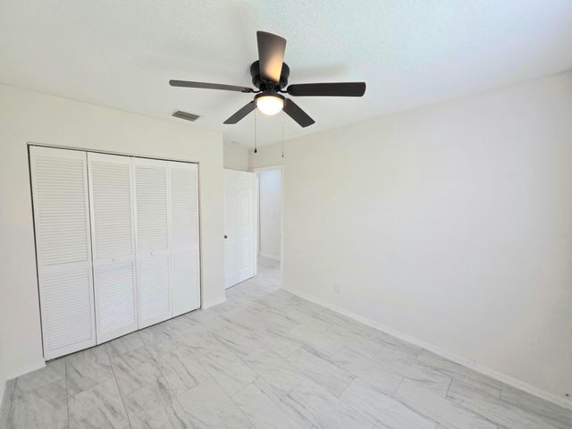 569 E Ridge Circle N, Boynton Beach, FL 33435