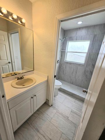 569 E Ridge Circle N, Boynton Beach, FL 33435