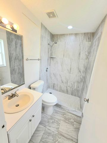 569 E Ridge Circle N, Boynton Beach, FL 33435