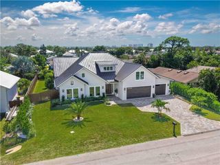 818 93rd AVE N, Naples, FL 34108