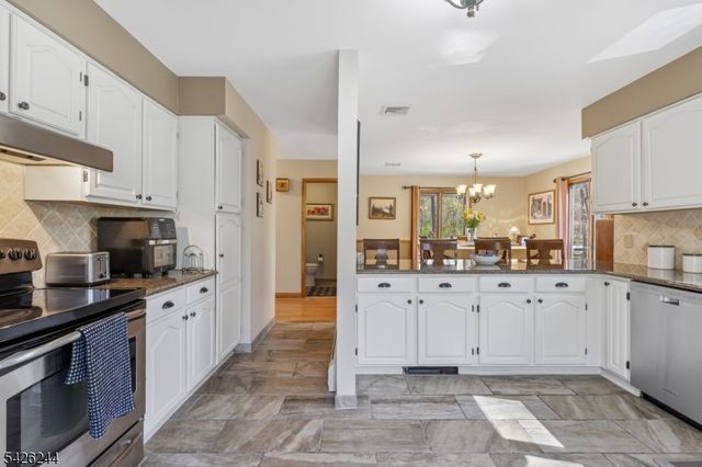 53 Lee Hill Rd, Byram Twp., NJ 07821